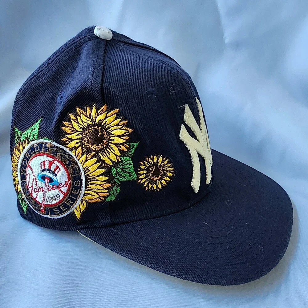 New York Yankees Licensed Pro Standard Embroidered‎ Sunflower Snapback Hat Cap